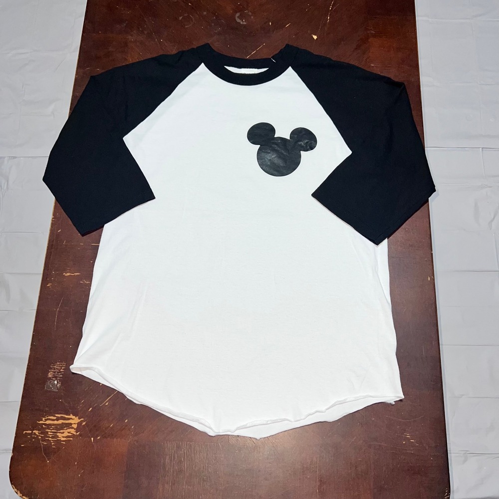 Shaka Active Mickey Mouse Happily 20 Disney Raglan Baseball Tee White Black L